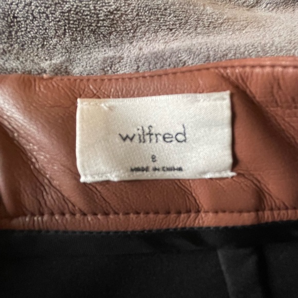 WILFRED Vegan Leather Mini skirt - Picture 3 of 5